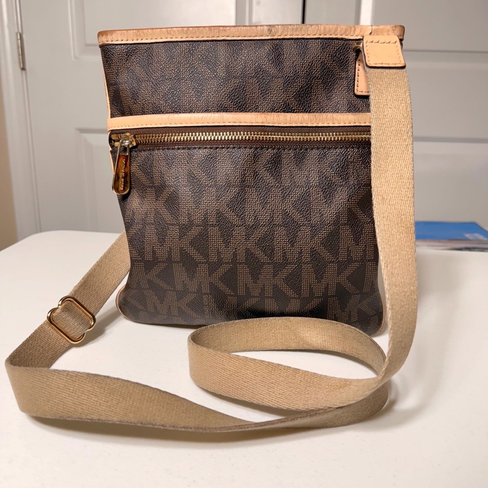 Michael Kors Crossbody Bag Brown Monogram Signature Slim Messenger Medium